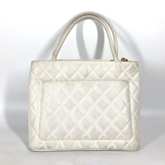 CHANEL White Caviar Leather Logo Shoulder Bag - Picture 2 of 16